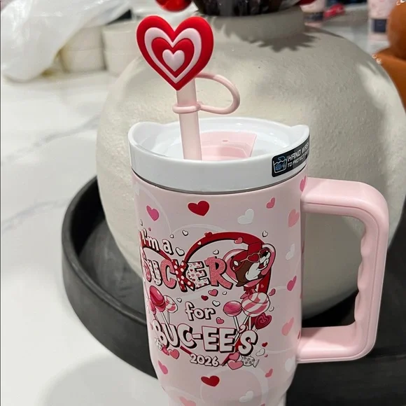 ❤️💕Cute. 2026 Valentine BUC-EES Tumbler.